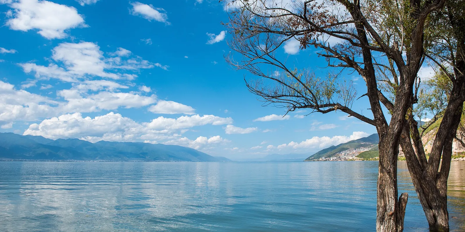 Erhai Lake and the surrounding mountains in Dali, Yunnan